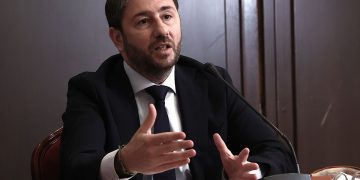 Αντιπαράθεση Ν.Δ.–ΠΑΣΟΚ με μετεκλογικό φόντο