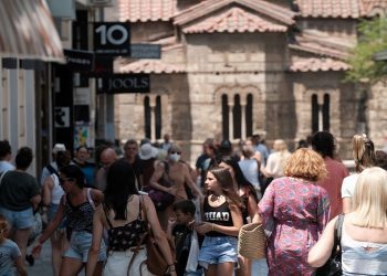 Πότε θα «κλειδώσουν» τα νέα μέτρα στήριξης για νοικοκυριά και επιχειρήσεις