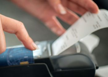 Αυξήθηκε 32,1% η αξία αγορών με κάρτες το δεύτερο τρίμηνο