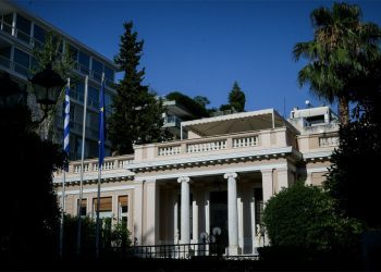 Σε δύσκολη θέση η κυβέρνηση μετά την “βροχή παραιτήσεων” στο Μαξίμου – Να βγει ο Μητσοτάκης να ξεκαθαρίσει το θέμα