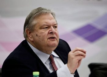 Υπόθεση παρακολουθήσεων: Παρέμβαση Βενιζέλου περί νομιμότητας