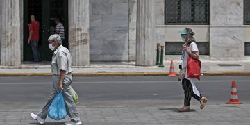 Μέτρα στήριξης: Πόσο θα ενισχυθούν συνταξιούχοι και ευάλωτοι – Δείτε παραδείγματα