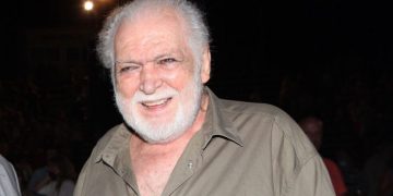 Κώστας Καζάκος: Πρόσφερε το σώμα του στην επιστήμη – Τη Δευτέρα η κηδεία του