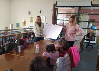 ΔΗΚΕΒΙ ΓΡΕΒΕΝΩΝ: Επίσκεψη Δημοτικού Σχολείου στη Βιβλιοθήκη Γρεβενών