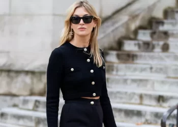 Χειμώμας 2023: 15 total black looks για τις ημέρες που δεν έχετε διάθεση για styling