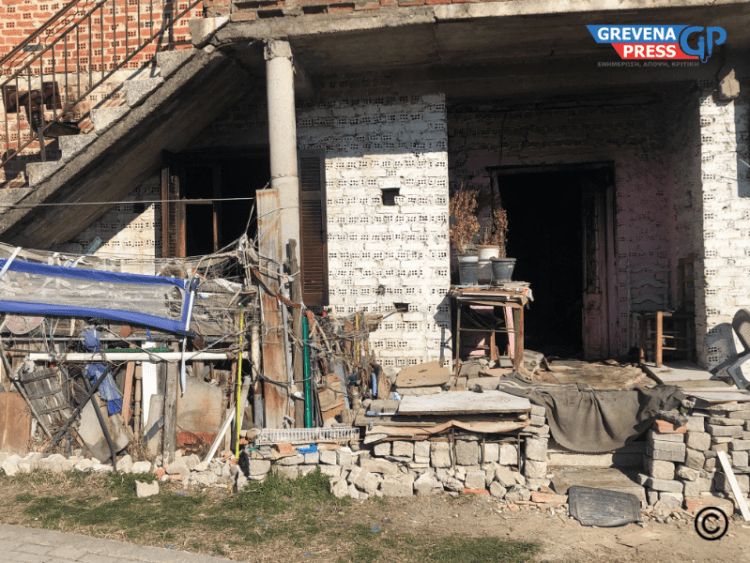 Στις φλόγες τυλίχθηκε μονοκατοικία στα Γρεβενά (Φωτογραφίες)