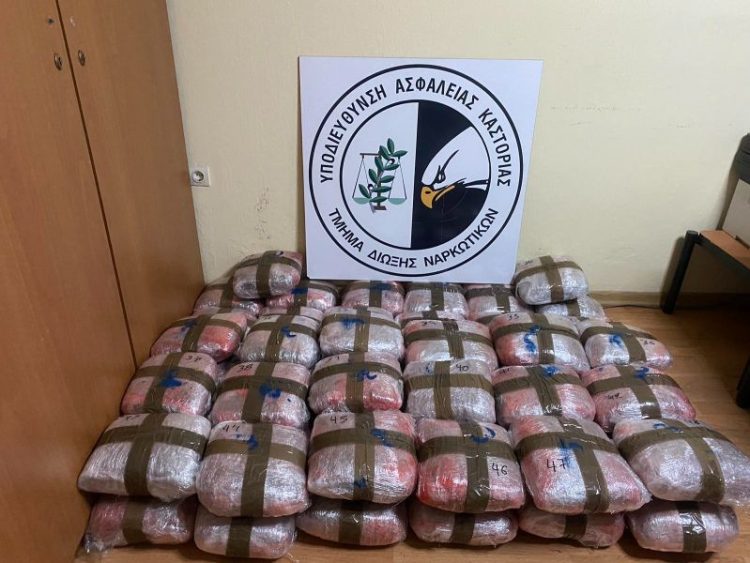 Συνελήφθη αλλοδαπός για διακίνηση μεγάλης ποσότητας ακατέργαστης κάνναβης από αστυνομικούς της Διεύθυνσης Αστυνομίας Καστοριάς