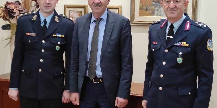 Εθιμοτυπική Επίσκεψη του Γενικού Περιφερειακού Αστυνομικού Διευθυντή Δυτικής Μακεδονίας στο Δήμαρχο Γρεβενών