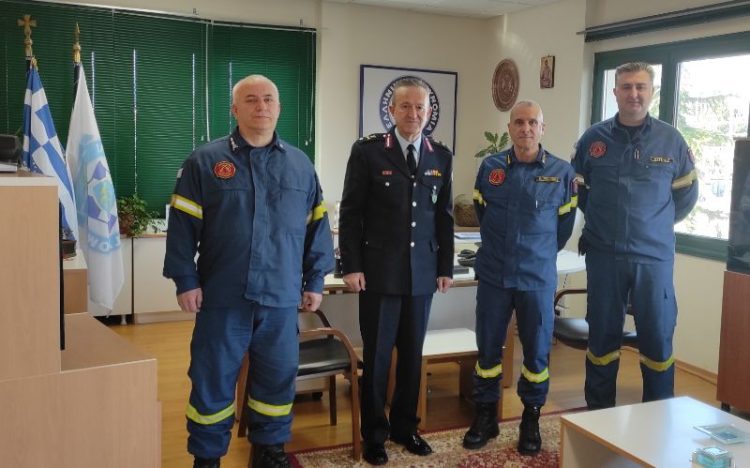 Εθιμοτυπική Επίσκεψη του Διοικητή Πυροσβεστικών Υπηρεσιών Περιφέρειας Δυτικής Μακεδονίας στον ΓΕ.Π.Α.Δ.Δ.Μ. ΤΑΞ. κ. Σπυρίδων ΔΙΟΓΚΑΡΗ