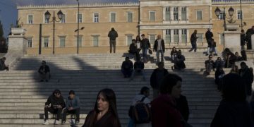 Κατώτατος μισθός: «Κλειδώνει» κοντά στα 770 ευρώ μεικτά – Ανακοινώσεις την Παρασκευή