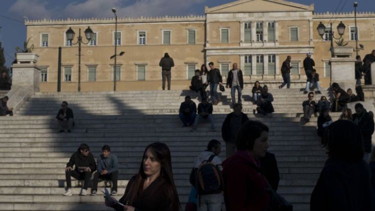 Κατώτατος μισθός: «Κλειδώνει» κοντά στα 770 ευρώ μεικτά – Ανακοινώσεις την Παρασκευή