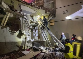Σεισμός στην Τουρκία: Εικόνες – σοκ μετά την ισχυρή δόνηση – Κατέρρευσαν πολυκατοικίες
