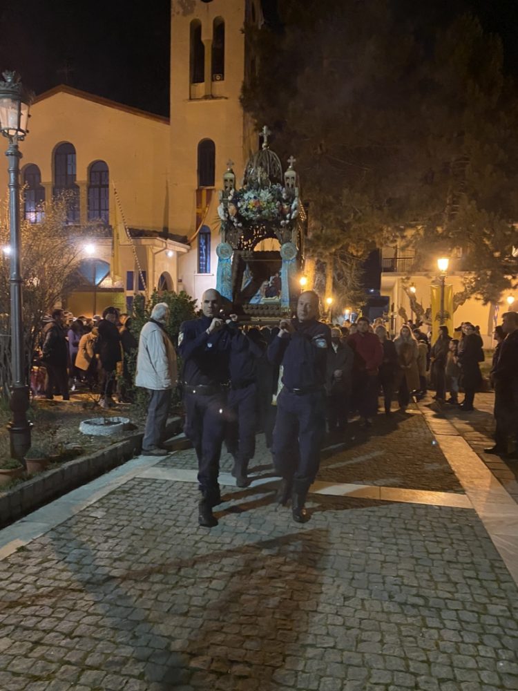 Ο Ευαγγελισμός της Θεοτόκου στον πανηγυρίζοντα Ιερό Μητροπολιτικό Ναό των Γρεβενών.