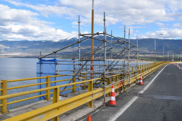 Επιθεώρηση εργασιών επισκευής της σοβαρής ρωγμής της Υψηλής Γέφυρας Σερβίων (Φωτογραφίες)