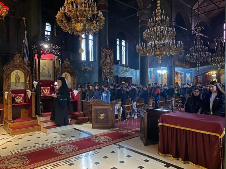 Ιερά Μητρόπολη Γρεβενών: Το 1° Γυμνάσιο Γρεβενών σε Προηγιασμένη Θεία Λειτουργία