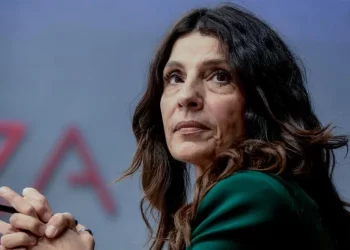 Συνέντευξη της εκπροσώπου Τύπου του ΣΥΡΙΖΑ, Πόπης Τσαπανίδου, στο κεντρικό δελτίο ειδήσεων του «ΣΚΑΪ» (Σία Κοσιώνη)