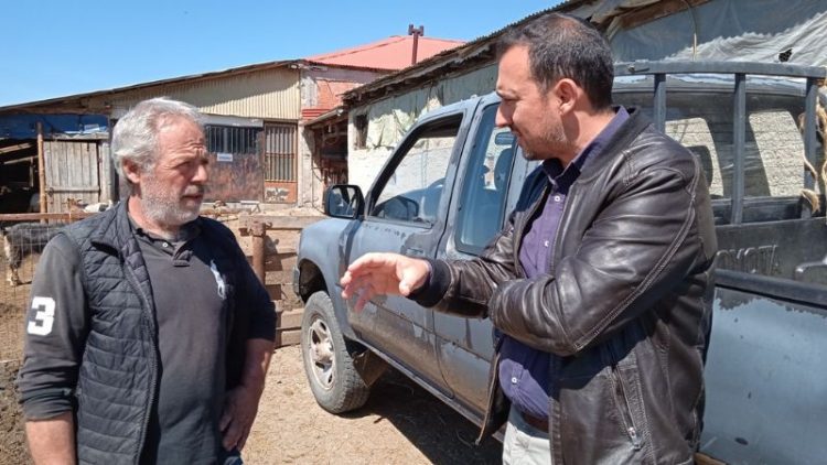 O Υποψήφιος Βουλευτής Γιάννης Στούπας δίπλα στους Κτηνοτρόφους των Γρεβενών