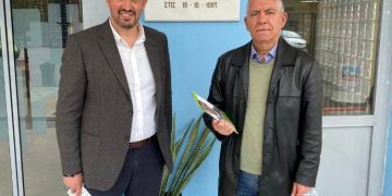 Επίσκεψη του Γιάννη Στούπα Υποψήφιου Βουλευτή ΠΑΣΟΚ-ΚΙΝΑΛ μαζί με τον συνυποψήφιο μου Βασίλη Γκαλογιάννη στο Γενικό Νοσοκομείο Γρεβενών.