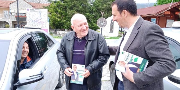 Επισκέψεις του Ιωάννη Γ. Στούπα στο Αστυνομικό Τμήμα και το Πυροσβεστικό Κλιμάκιο Δεσκάτης