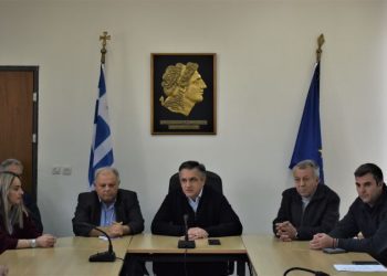 Δεκαεπτά απινιδωτές παρέδωσε σε εκπροσώπους Τοπικών Κοινοτήτων και σχολείων ο Περιφερειάρχης Δυτικής Μακεδονίας Γ. Κασαπίδης