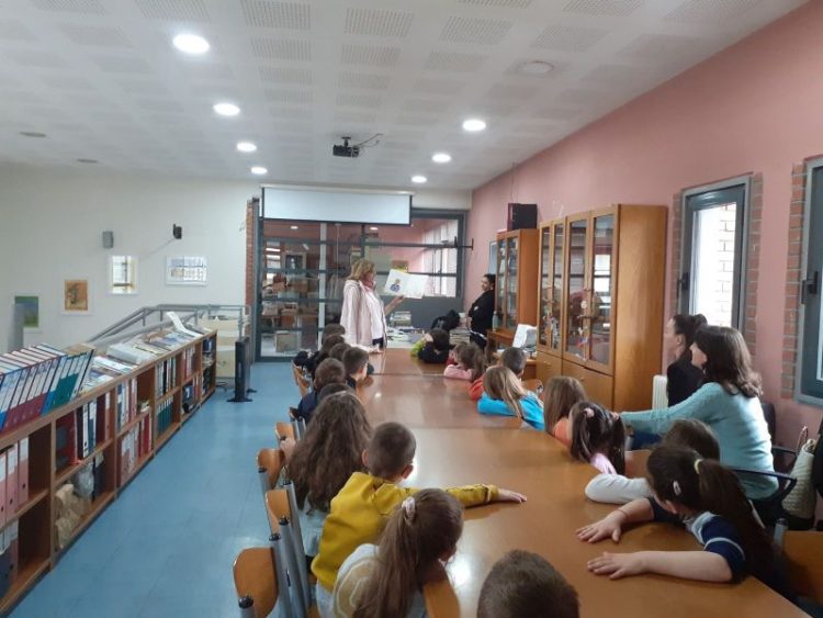 Δημόσια Βιβλιοθήκη Γρεβενών: Εξερευνώντας και Ανακαλύπτοντας το μαγικό κόσμο της Βιβλιοθήκης και τους Βιβλιοθησαυρούς της