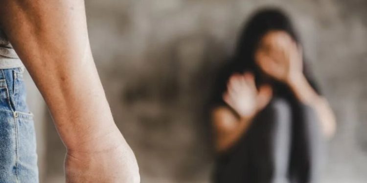 Γρεβενά: Ξυλοδαρμός 53χρονης από τον σύζυγό της – Συνελήφθη 61χρονος