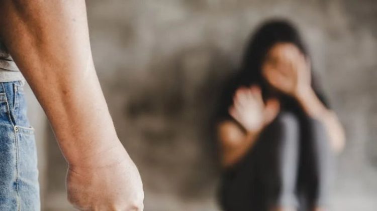 Γρεβενά: Ξυλοδαρμός 53χρονης από τον σύζυγό της – Συνελήφθη 61χρονος