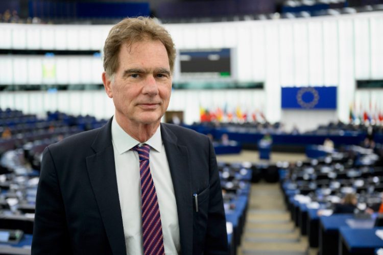 Πρέπει να αναλάβουμε δράση για να διασφαλίσουμε καθαρές θάλασσες, ωκεανούς και ένα βιώσιμο περιβάλλον