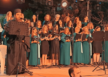 «Θάλασσα, πικροθάλασσα, γιατί να σ’ αγαπήσω» Συναυλία από την Ι.Μ.Γρεβενών στα Γρεβενά.(Φωτογραφίες+Βίντεο)