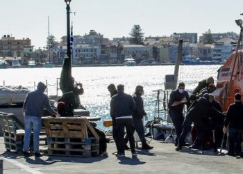 Τραγωδία στην Πύλο: 17 νεκροί μετανάστες σε ναυάγιo - Στους 104 οι διασωθέντες