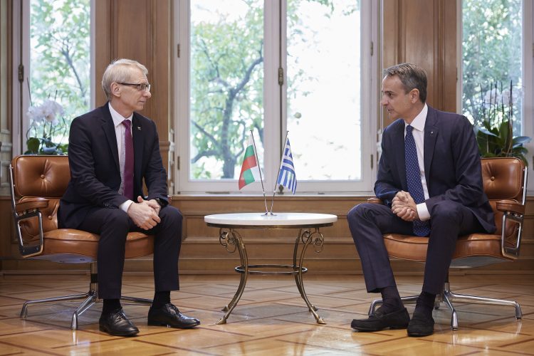 Συνάντηση του Πρωθυπουργού Κυριάκου Μητσοτάκη με τον Πρωθυπουργό της Βουλγαρίας Nikolai Denkov