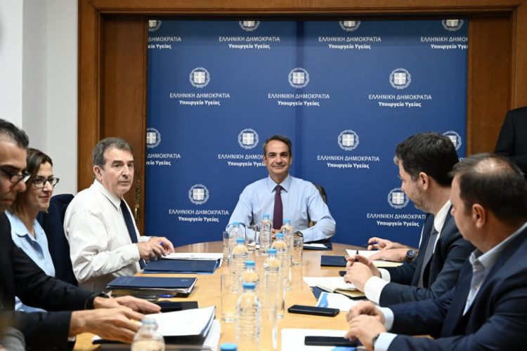 Στο υπουργείο Υγείας ο Κυριάκος Μητσοτάκης