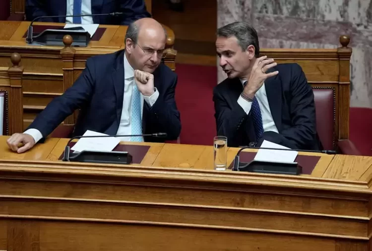 Προγραμματικές δηλώσεις: Αυξήσεις μισθών, εφάπαξ, youth pass