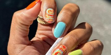 #ManiMonday: 5 μανικιούρ που θα σε βάλουν σε mood διακοπών