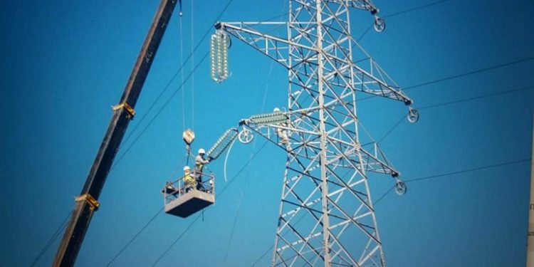 Φλώρινα: Εργαζόμενος του ΑΔΜΗΕ “κεραυνοβολήθηκε” στην προσπάθεια του να κόψει δένδρα