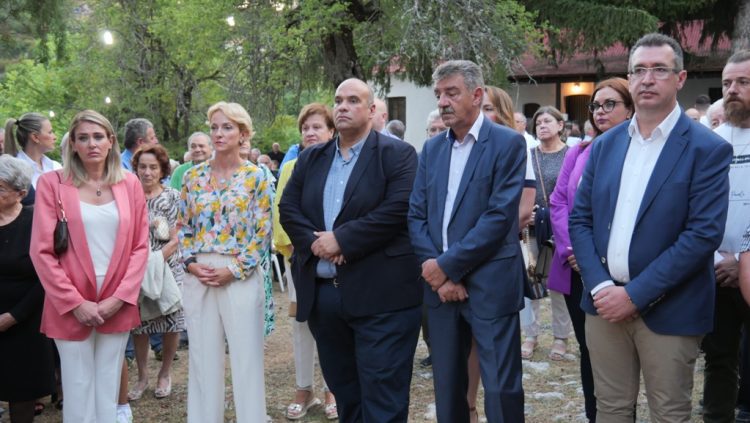 Αλεξάνδρα Σδούκου και Γιώργος Δασταμάνης στο Σπήλαιο Γρεβενών (Φωτογραφίες)