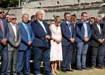 Στη Σαμαρίνα ο Δήμαρχος Γιώργος Δασταμάνης για το έθιμο του Τσιάτσιου (Φωτογραφίες)