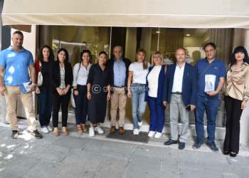 «ΠΟΡΕΙΑ ΔΗΜΙΟΥΡΓΙΑΣ»: Επίσκεψη των Υποψήφιων Περιφερειακών Συμβούλων της Π.Ε.Γρεβενών σε εμπορικές επιχειρήσεις των Γρεβενών (Φωτογραφίες)
