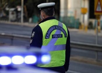 προσωρινή απαγόρευση κυκλοφορίας, όλων των οχημάτων στο ρεύμα κυκλοφορίας με κατεύθυνση προς Λάρισα.