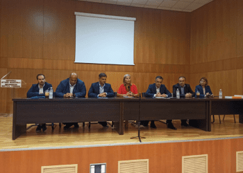 Χάρης Θεοχάρης και Ζέττα Μακρή σε ανοιχτή συζήτηση, αντιμέτωποι με στελέχη και πολίτες των Γρεβενών