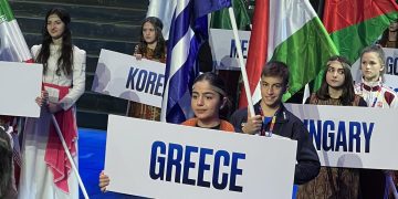 Ύψιστη Τιμή για τον Γρεβενιώτη Αχιλλέα Τσεπίδη να κρατά ψηλά την γαλανόλευκη κατά την τελετή έναρξης του Παγκοσμίου Πρωταθλήματος Πυγμαχίας Παίδων στην Αρμενία!
