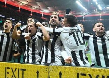 Ένας ΠΑΟΚ καταπληκτικός, ένας ΠΑΟΚ ονειρεμένος, ένας ΠΑΟΚ αλύγιστος, άλωσε τη Φρανκφούρτη, πέτυχε ιστορική νίκη στην έδρα της Άιντραχτ