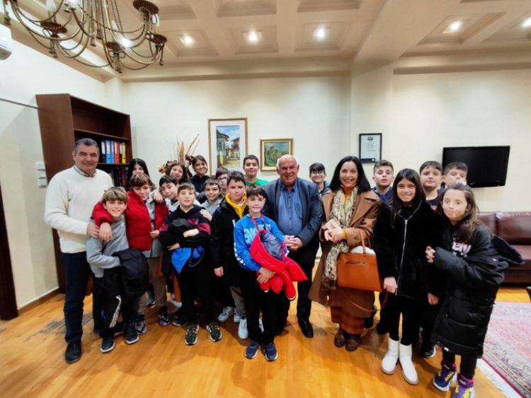 Επίσκεψη μαθητών στο Δημαρχείο και στο γραφείο του Δημάρχου