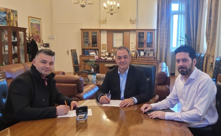 Δήμος Κοζάνης: Υπεγράφη η σύμβαση για τη διάνοιξη δημοτικών οδών σε πόλη και χωριά
