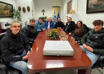 Με τους Φλωρινιώτες αθλητές που θα συμμετέχουν στους Χειμερινούς Ολυμπιακούς Αγώνες Νέων συναντήθηκε ο Δήμαρχος Φλώρινας