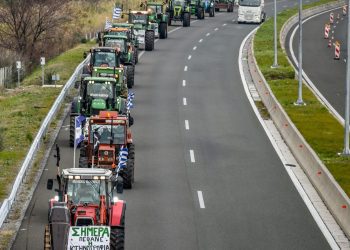 ΑΓΡΟΤΕΣ: Οι τελευταίες εξελίξεις – Ολοταχώς προς την Αθήνα το κομβόι