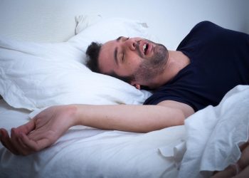 Πόσες ώρες πρέπει να κοιμόμαστε σύμφωνα με τους ειδικούς