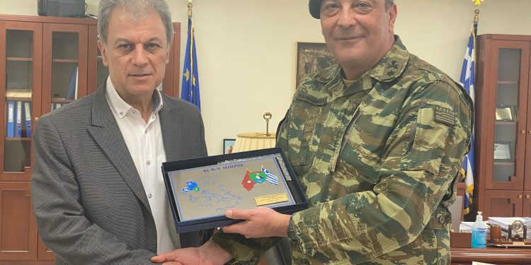 Εθιμοτυπική επίσκεψη του Διοικητή της 9ης Ταξιαρχίας στον Περιφερειάρχη
