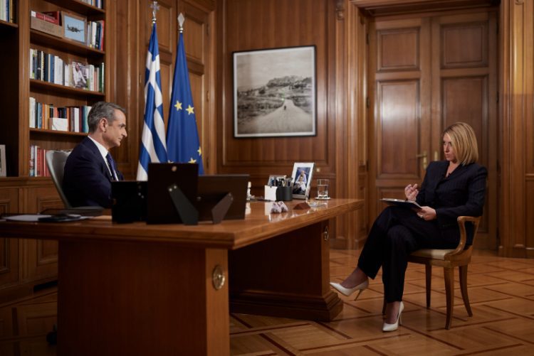 Συνέντευξη του Πρωθυπουργού Κυριάκου Μητσοτάκη στο κεντρικό δελτίο ειδήσεων του τηλεοπτικού σταθμού ΣΚΑΪ και στη δημοσιογράφο Σία Κοσιώνη