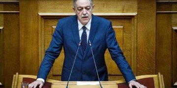 Πάρις Κουκουλόπουλος: «Τι ισχύει για την εγκατάσταση φωτοβολταϊκού πάρκου στην Καστανιά;»